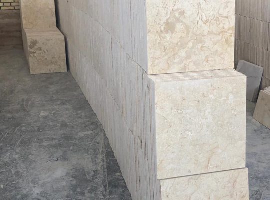 قیمت سنگ مرمریت کرم طلایی آباده ۴۰طولی[آپاتیه]