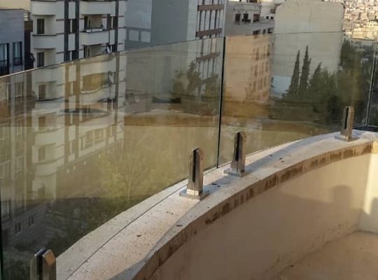 قیمت نرده شیشه ای تراس مدل اسپیگوتی[آراد استیل]