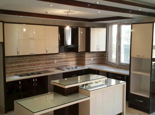 هزینه ساخت کابینت هایگلاس در تهران[شاین دکور]