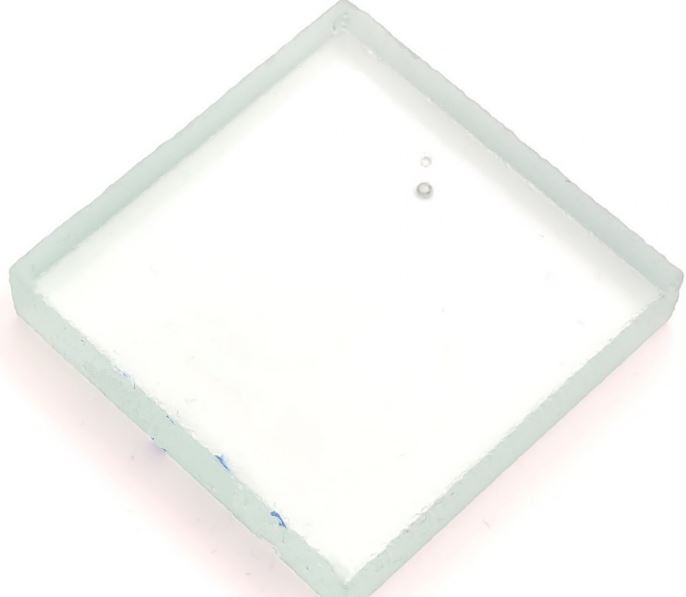 قیمت شیشه سکوریت چهارگوش ۵ × ۵ سانتی ضخامت ۱۰