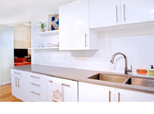 قیمت کابینت هایگلاس[آنیل چوب]